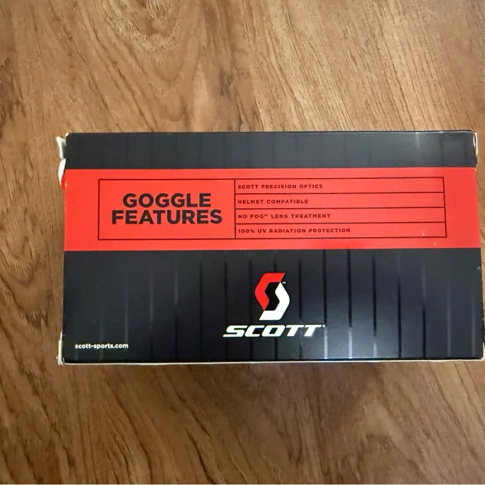Ski goggles new in box